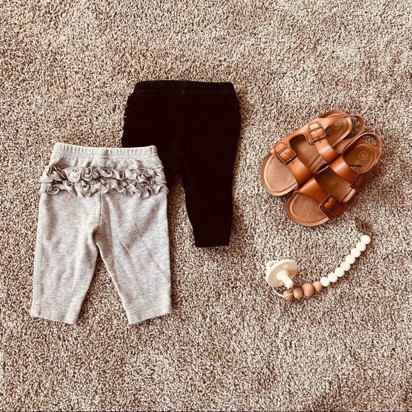 Old Navy | Ruffle Butt Pants Set - Picture 2 of 8